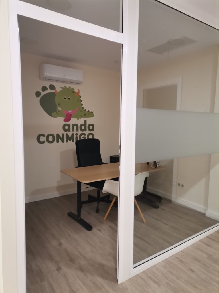 Despacho anda CONMiGO Girona